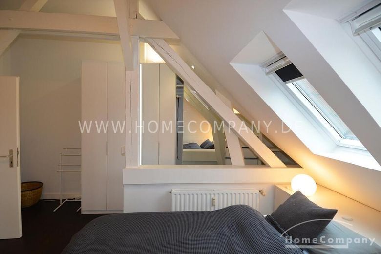 Großes und helle 2-Zimmer-Dachgeschoss in Neukölln, möbliert – 836837e51e16251d2b1328a87f951ff6e09ca391.jpg