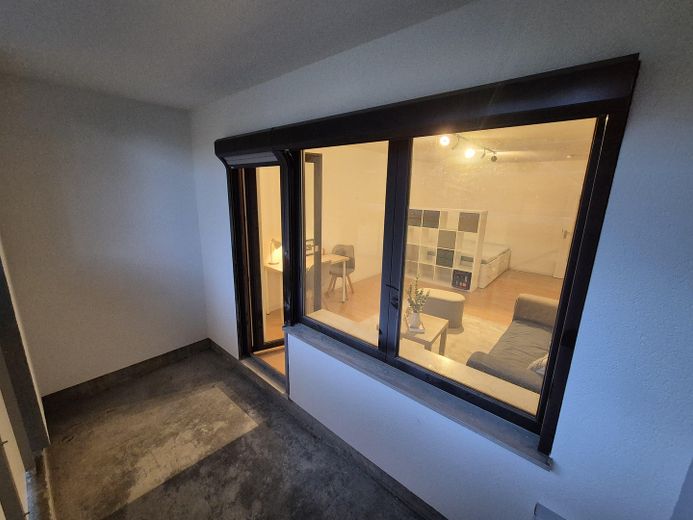 Ruhige, möblierte 1,5-Zimmer-Wohnung mit Südbalkon und TG-Stellplatz in Nürnberg-Wetzendorf – Balkon