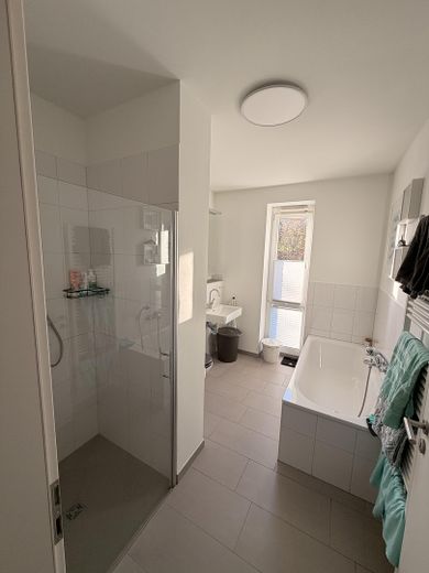 3 Zi Whg Hamburg-Hohenfelde, 72,6 m2 mit TG Stellplatz – Bad