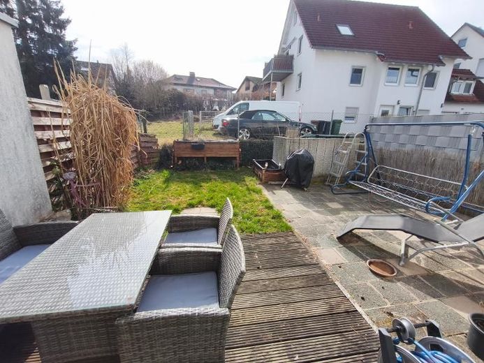 Reihenmittelhaus mit Garten und Carport in Etzelskirchen – Terrasse / Garten Bild 1