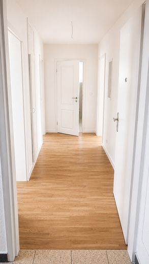 Prima locazione in appartamento di 3 locali con balcone e cucina dopo ristrutturazione – Foto 3