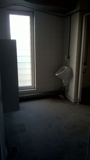 Hochflexible Industrieimmobilie zwischen HB, BHV und HH – Energieeff., förderstark, strategisch gel. – Beispiel WC