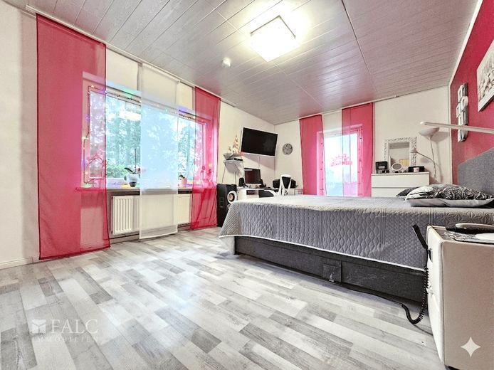 Mehrgenerationenhaus mit Wohlfühlfaktor und viel Raum zur Entfaltung – Schlafzimmer