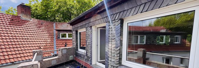 Ruhe über dem Wasserviertel | zentral auf 165 m² | Dachterrasse mit Blick ins Grüne – Sonnige Dachterrasse