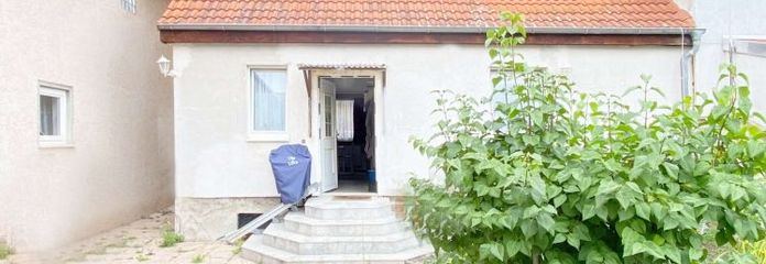 Zentral: Erfurt-Gispersleben: Einfamilienhaus mit 5 möglichen Zimmern und Sanierungspotenzial