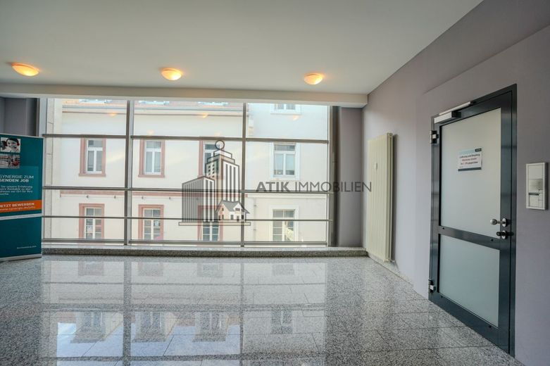 ATIK: Perfekte Lage zwischen Ettlinger Tor und Schlossplatz - provisionsfrei – Eingangsbereich