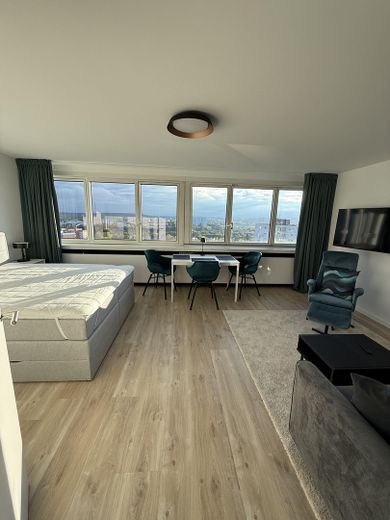 NEU Saniert - Vollmöbliertes 1-Zimmer Apartment mit Ausblick im SI-Centrum, ab sofort verfügbar – Foto 3