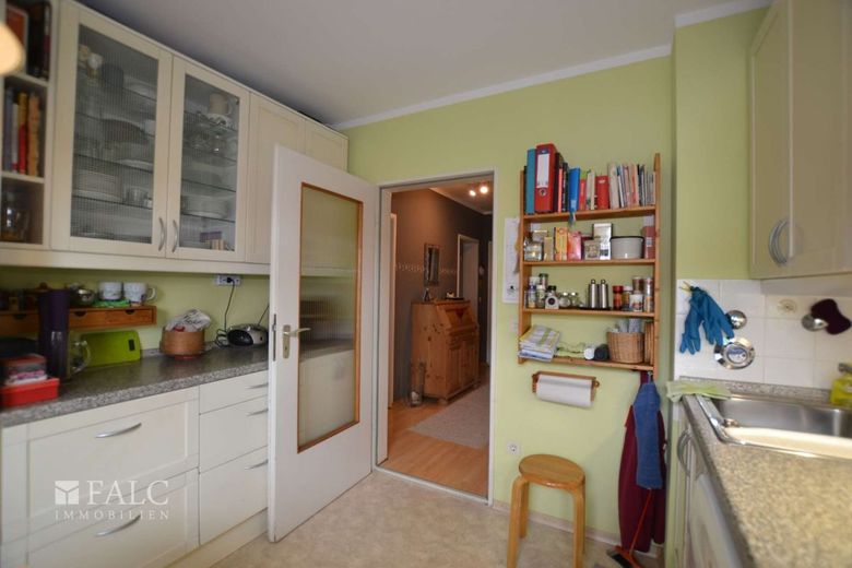 Langjährig vermietete 3-Zimmer-Wohnung mit Balkon und Stellplatz - Kapitalanlage mit Perspektive – Küche