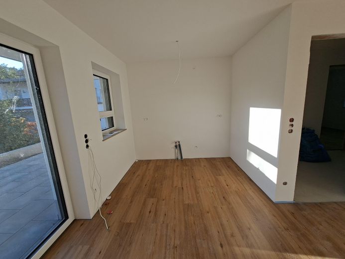 Maisonette Wohnung 71m² + 65m² Souterrain eigene Haustüre Erstbezug 2199€ warm inkl. Küche, Carport – Photo 16