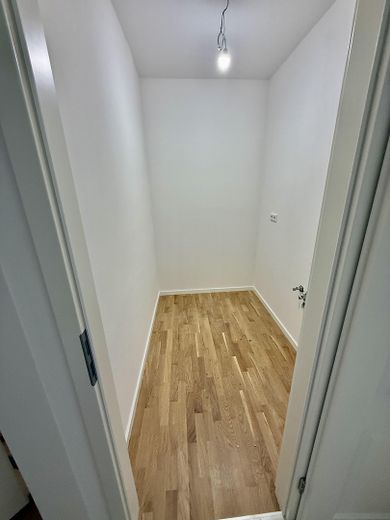 Erstbezug: super gemütliche 2 Zimmer-Wohnung mit Balkon – Begehbarer Kleiderschrank