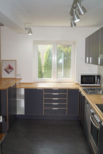 Großzügiges, helles Haus in ruhiger Wohnstraße (30km-Zone) in Pinneberg-Waldenau. – Küche-EG-1