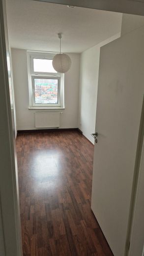 Leerstehend & provisionsfrei: Gepflegte 62m² Eigentumswohnung in Bautzen – Büro / Kinderzimmer