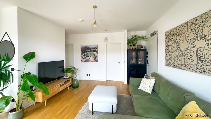 Hochwertige Dachterrassen-Wohnung, Blick auf den Fernsehturm – living room