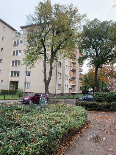 Möblierte 2-Zimmer-Wohnung mit Balkon und Aufzug – bezugsfrei & provisionsfrei – Fotoğraf 6