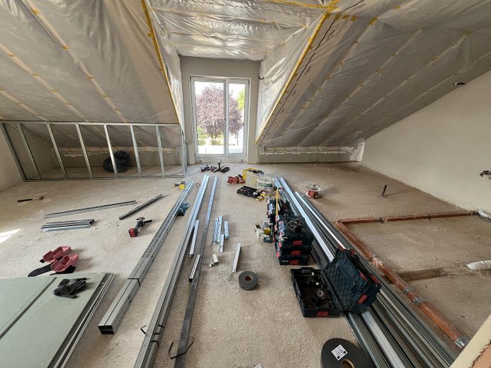 Erstbezug! Großzügige 3-Zimmer Neubau QNG Wohnungen in Langenmosen bei Schrobenhausen! – Wohn/Essbereich mit Balkonzuga