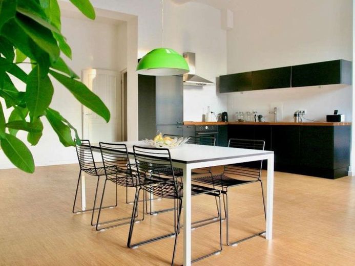 Luminoso y acogedor piso de 3 habitaciones con balcón cerca de Wühlischplatz – Foto 1