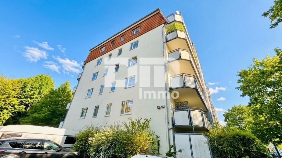 Großzügige altengerechte EG 4-Zimmer Wohnung mit großer Terrasse und Stellplatz – Seitenansicht