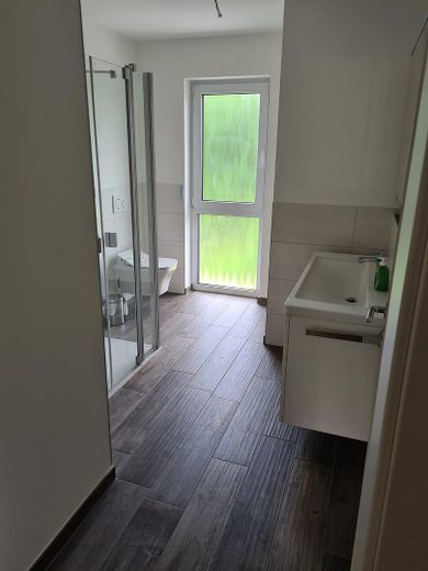 Abitare in esclusiva ad Augsburg-Göggingen: l’eleganza moderna incontra il comfort abitativo di alto livello – Bad