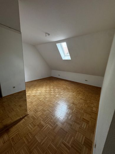 Ruime, lichte 4-kamerwoning met balkon, open haard en parkeerplaatsen (laag-energiebouw) – Kinderzimmer 2b