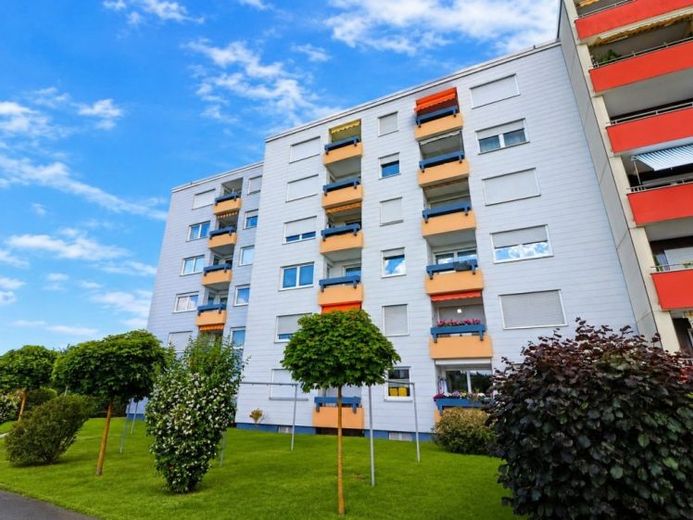 Neue Kaufchance! Gepflegte Eigentumswohnung mit Aufzug, Garage und herrlichem Fernblick – फोटो 1