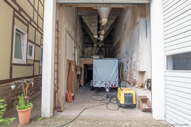 Einfamilienhaus &amp; Mühlengebäude - Historisch und Einzigartig Wohnen, Arbeiten, Entwickeln in Aerzen! – Große Garage 2