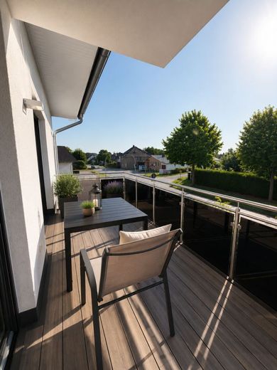 Barrierefreie moderne Eigentumswohnung mit Balkon – Balkon