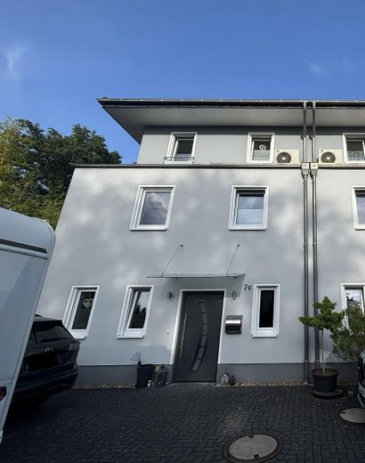Energy-efficient semi-detached house in Bergisch Gladbach – Hausansicht