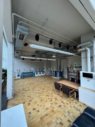 Provisionsfrei: Helle 2-Zimmer Maisonette im Corbusierhaus, Berlin-Westend – Gemeinschaftsraum&Haustechnik