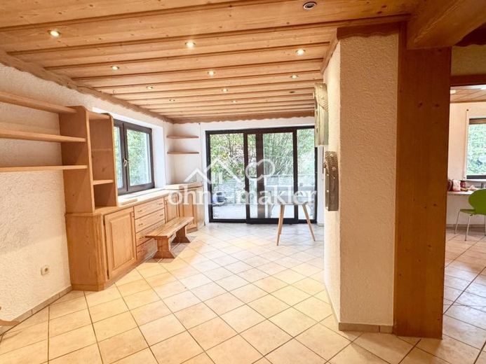Bright 3-room ground-floor apartment with balcony and large private-use garden – Photo 1