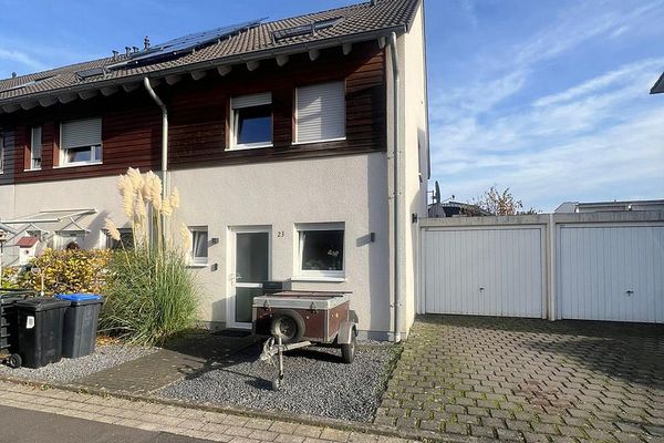 Modernes High-Tech-Wohnen: Reihenendhaus mit smarthome-Komfort & Gartenoase