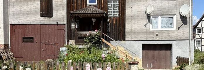 !PROVISIONSFREI! Liebenswertes Einfamilienhaus in Morschen-Binsförth (5–8 Zi.) mit Scheune zu sanieren ++ ruhige Lage ++ Open-House-Besichtigung am 01.08. und 15.08.2026 • mögliche Monatsrate 153,53 €