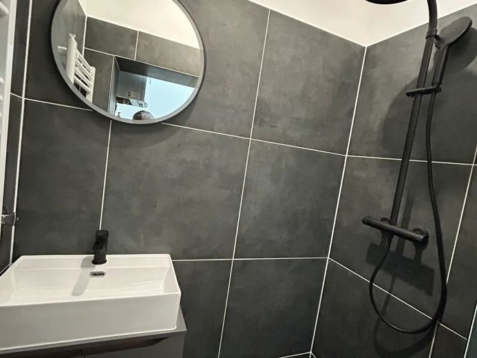 Kamer in gedeeld appartement met 3 bewoners, direct beschikbaar - Kranichsteinerstraße 21, Frankfurt – Badezimmer