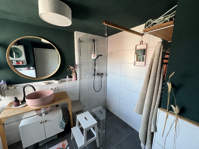 Moderna maisonette di 4 locali con ampia terrazza sul tetto nel centro del paese – Foto 18