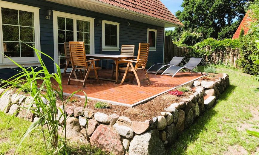 WE 1 Terrasse mit Friesenwall 