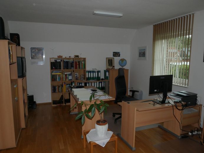 Hochwertig, Modern, in einmaliger grüner Lage – Büro