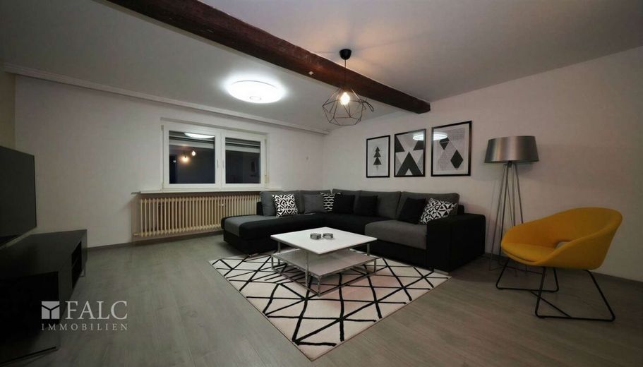 Charmantes EFH auf mehreren Ebenen inkl. Garage und historischem Gewölbekeller - FALC Immobilien HN – Wohnzimmer 1.OG (Vis.)