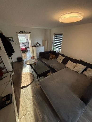 renovierte 2ZKB Wohnung – Wohnzimmer