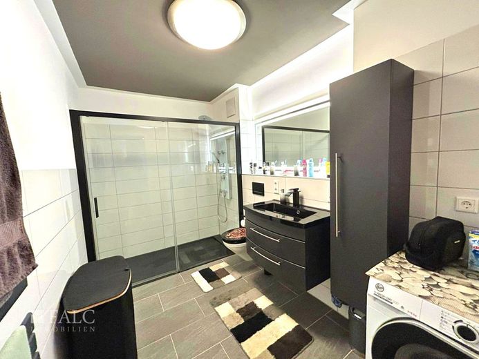 ***Stilvolle Maisonette Wohnung in der Alten Brauerei - 2 Zimmer, ca. 94 m² nahe Ziegelinnensee*** – Badezimmer