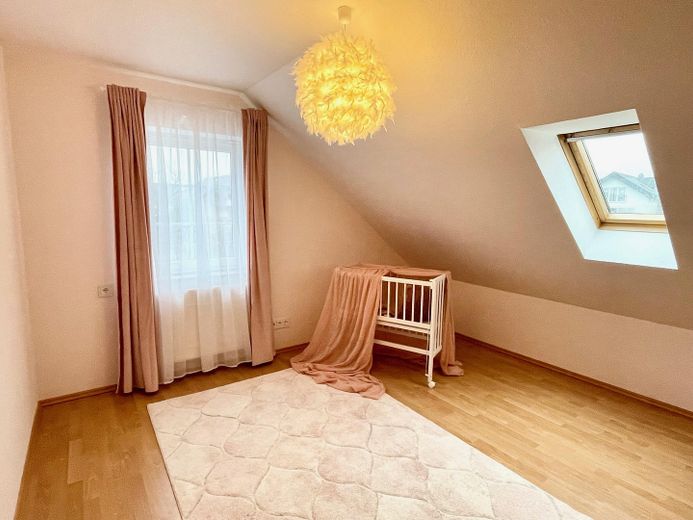 Großzügiges Zweifamilienhaus mit Photovoltaikanlage und attraktiver Mieteinnahme in Hennef – Foto 8
