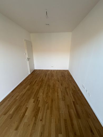 Lichtenberg'de geniş manzaralı modern yaşam: 4 oda, yerden ısıtmalı yeni bina – Zimmer 2