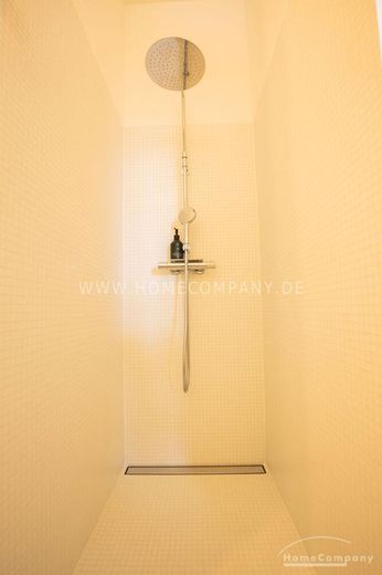***Klassische Eleganz in vollendeter Form – stilvoll sanierte Altbauwohnung mit Balkon in Bestlage Altbogenhausen – 7a533df0c454d24989ddd5aea755b22a54f3ad31.jpg