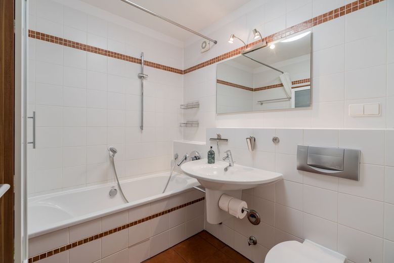 Appartamento moderno e luminoso in ottima posizione - completamente arredato – Foto 2