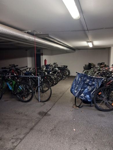 Tiefgarage Fahrrad Stellplätze