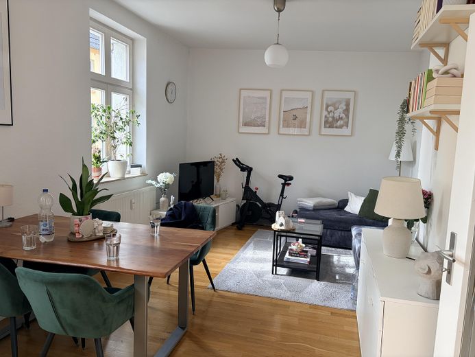 Sonnige 2-Zimmerwohnung in der Fleischervorstadt, vermietet – Wohn-Essbereich