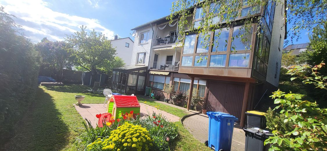 Exclusive 3-room apartment, fitted kitchen, terrace, winter garden + garden, top location Pforzheim Nordstadt – Hausansicht vom Garten