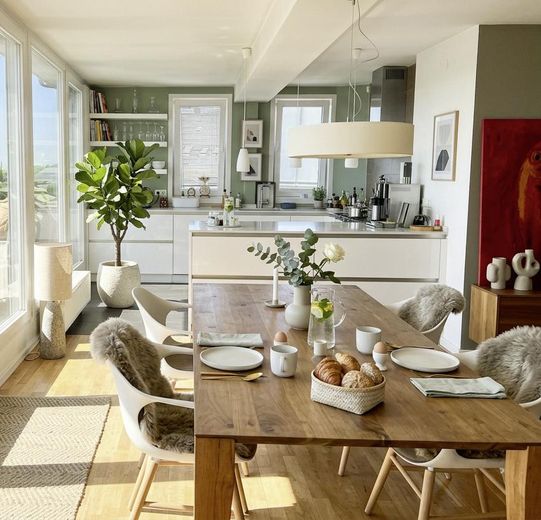 Boven de daken van het Malerviertel – prachtig zolderappartement met droomachtig terras – Essbereich - offene Küche