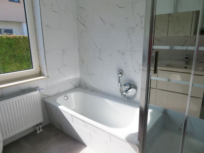*Erstbezug nach Sanierung* 4 ZKB-Whg. 104 m² mit Terrasse & optionaler EBK – Tageslicht-Vollbad 5