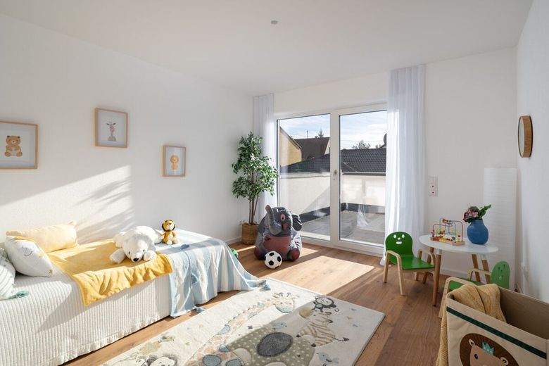 Neubau in massiver Bauweise- DHH mit Dachterrasse in ruhiger Lage – KiZi mit Dachterrasse
