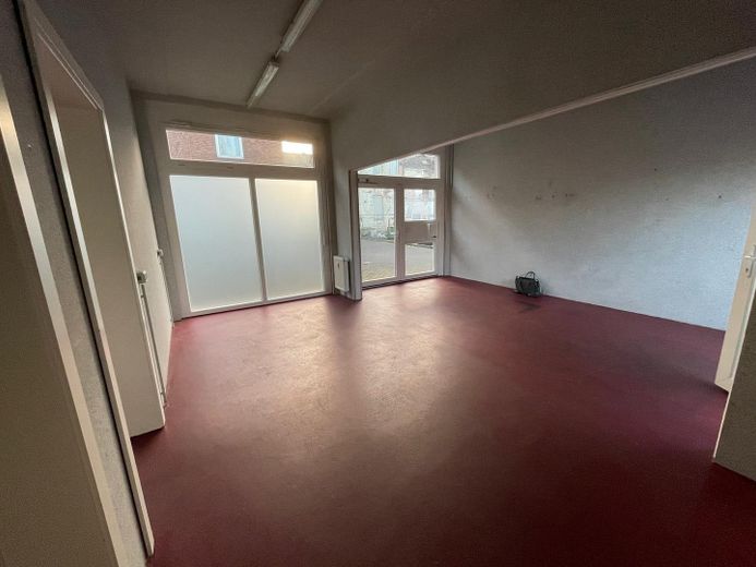 Wszechstronnie użytkowany lokal komercyjny na dziedzińcu – idealny jako magazyn, pracownia lub pomieszczenie hobbystyczne – Raum 1 und 2