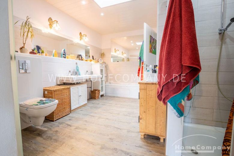 Außergewöhnlicher Designer-Bungalow mit Indoor-Pool, Heimkino  &  Smart-Home in ruhiger Naturlage – 47b2f2cd616cb7f5bdf01feba58d528cb529efb4.jpg